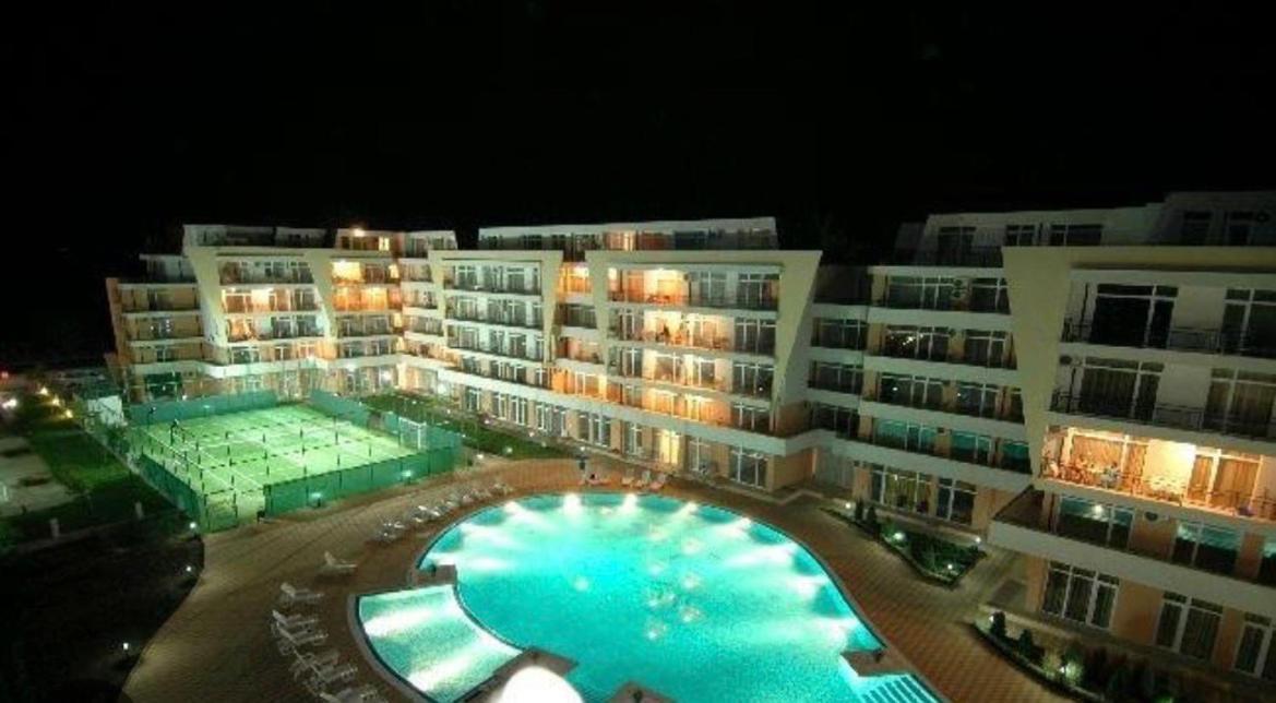 Grand Kamelia Apartments ساني بيتش المظهر الخارجي الصورة